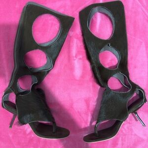 Kinadese Heels